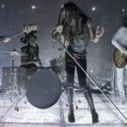 Il testo ROCK AND ROLL IS DEAD di LENNY KRAVITZ è presente anche nell'album Circus (1995)