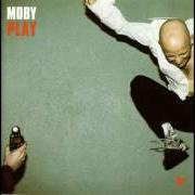 Il testo THE SKY IS BROKEN di MOBY è presente anche nell'album Play (1999)