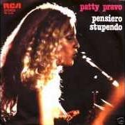 Il testo PAZZA IDEA di PATTY PRAVO è presente anche nell'album Questione di cuore (1984)