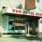 Il testo MOVIE MAGG di PAUL MCCARTNEY è presente anche nell'album Run devil run (1999)