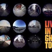 Il testo LIVING IN A GHOST TOWN dei ROLLING STONES è presente anche nell'album Living in a ghost town (2020)