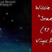 Il testo ON THE SUNNY SIDE OF THE STREET di WILLIE NELSON è presente anche nell'album Stardust (1978)