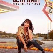 Il testo LET'S GET TOGETHER di BETH HART è presente anche nell'album Fire on the floor (2016)