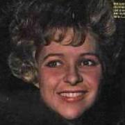 Il testo YESTERDAY'S GONE di BRENDA LEE è presente anche nell'album The versatile brenda lee (1965)