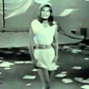 Il testo ENTREZ SANS FRAPPER di DALIDA è presente anche nell'album La danse de zorba (1964)