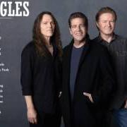 Il testo HOTEL CALIFORNIA degli EAGLES è presente anche nell'album Eagles live (1980)