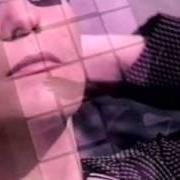 Il testo STRADE PARALLELE (ARIA SICILIANA) di GIUNI RUSSO è presente anche nell'album Se fossi più simpatica sarei meno antipatica (1994)