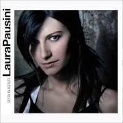 Il testo DOVE L'ARIA E' POLVERE di LAURA PAUSINI è presente anche nell'album Resta in ascolto (2004)